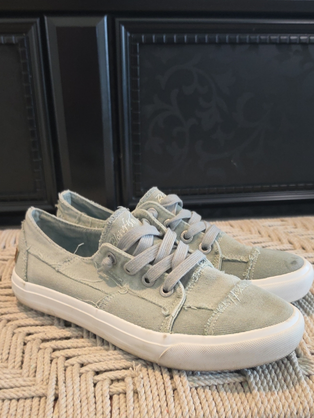 Low-Top Canvas Sneakers in Sage Green
